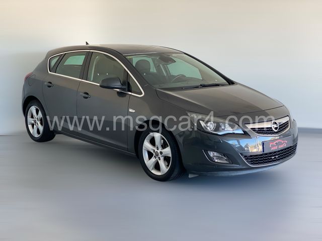 Opel Astra 110cv 2013
