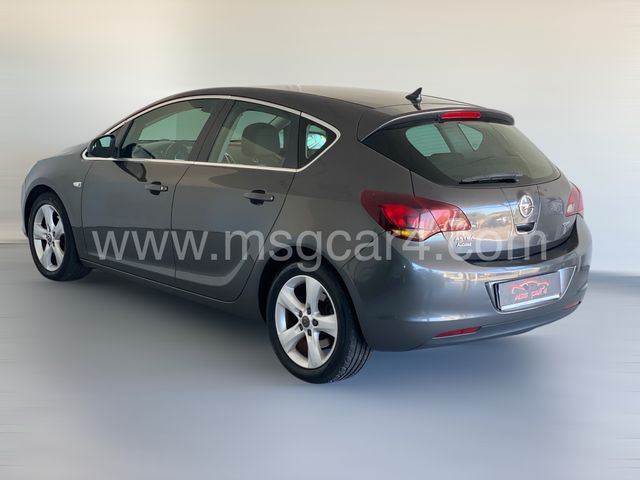 Opel Astra 110cv 2013