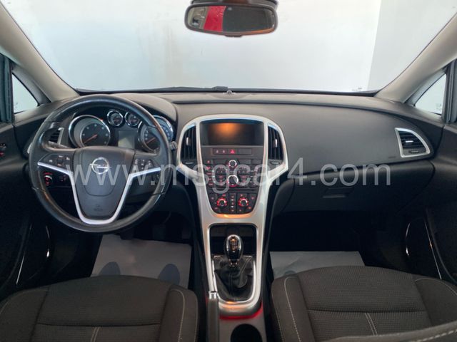 Opel Astra 110cv 2013