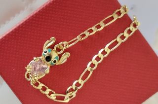 Pulsera con Stitch y piedra rosa ORO LAMINADO 14K 