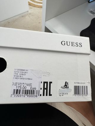 Botas Guess Negras con Cordones y Hebillas