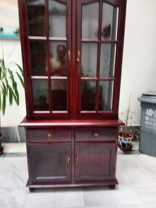 Vitrina de madera