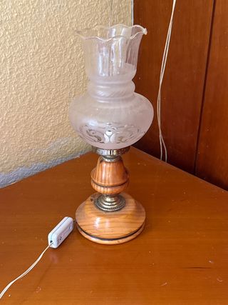 Lámpara de mesa vintage madera y cristal