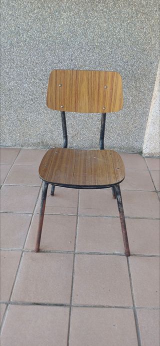 Silla antigua de cocina madera y metal