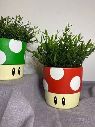 Macetas decoradas a mano Mario Bros