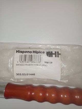 Raspador para caballos con mango
