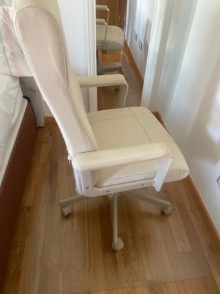 Silla de oficina beige