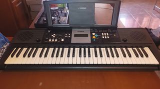 Teclado Yamaha E223. Precio no negociable.