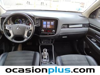 Mitsubishi Outlander 2.4 PHEV Kaiteki 4WD Auto 165 kW (224 CV)