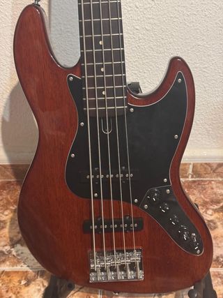 Bajo Marcus Miller V3 (2da Gen) MAHOGAN.