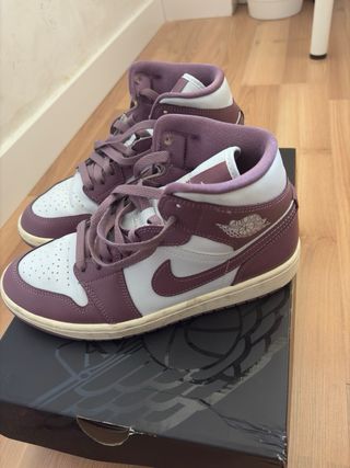 Zapatillas Air Jordan 1 Mid Morado/Blanco