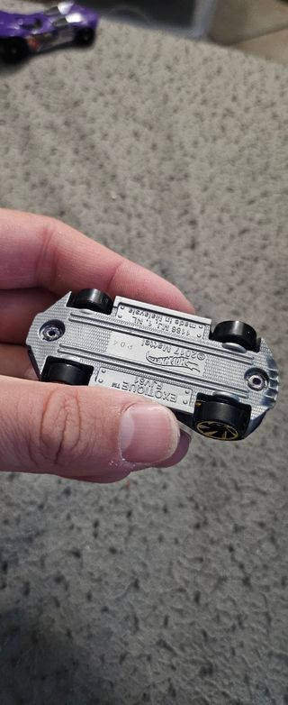 Hot Wheels Exotique Viola