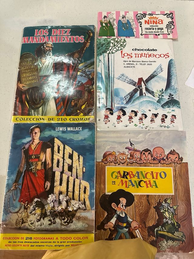 Lote 3 Álbumes Chocolates Los Muñecos