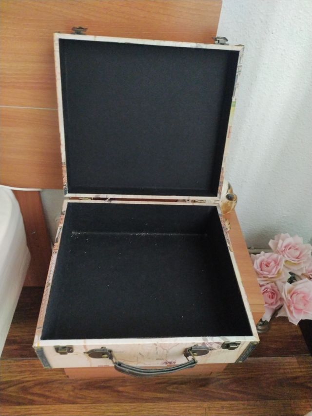Maletín decorativo nuevo
