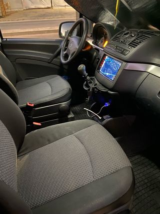 Mercedes-Benz Vito 2012