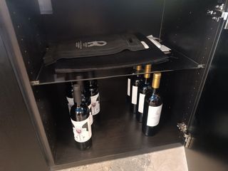 Armario de madera negro