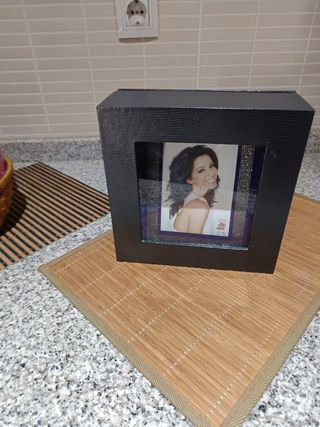 T.Marco de caja negro con ventana