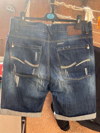 Pantalón Corto Vaquero Desgastado