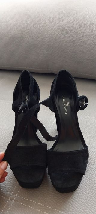 Zapatos Gloria Ortiz de tacón