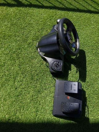 Volante Drive Pro V16 con Pedales