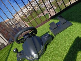 Volante Drive Pro V16 con Pedales