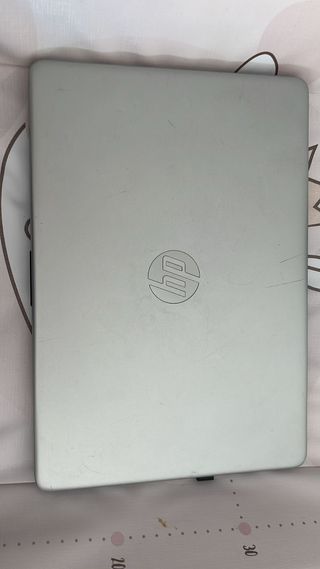Laptop HP 14s Plata