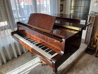 Piano de cola YAMAHA G1