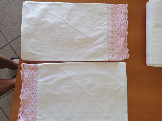 Lenzuolo matrimoniale + 2 federe pizzo rosa