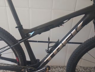 Bicicleta Trek Supercaliber 9.9