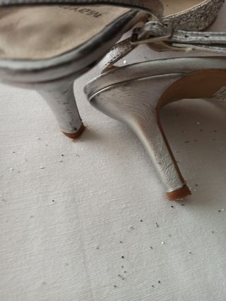 Zapatos de tacón dorados vintage talla 39