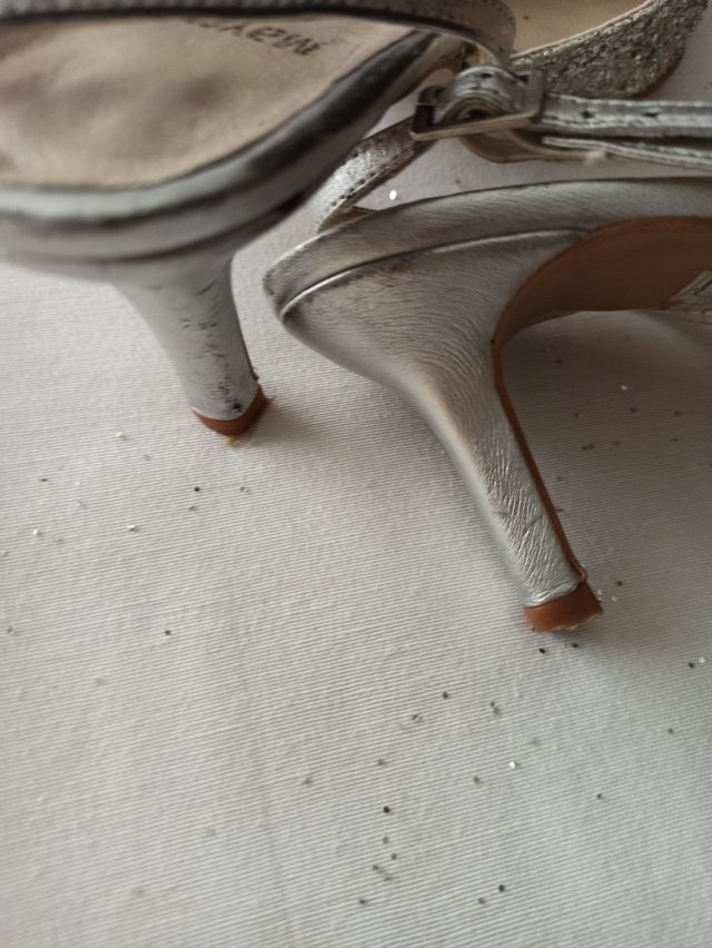 Zapatos de tacón dorados vintage talla 39