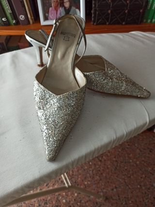 Zapatos de tacón dorados vintage talla 39