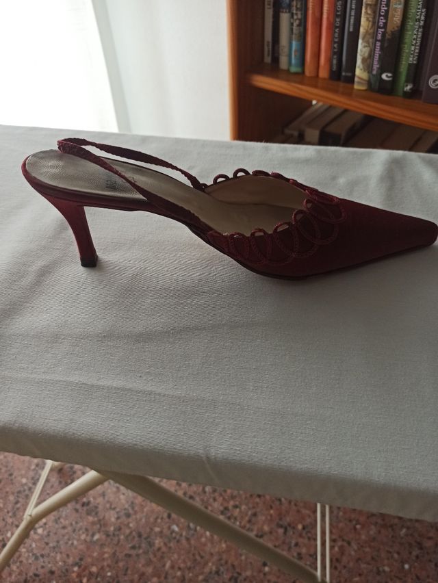 Zapatos de tacón dorados vintage talla 39