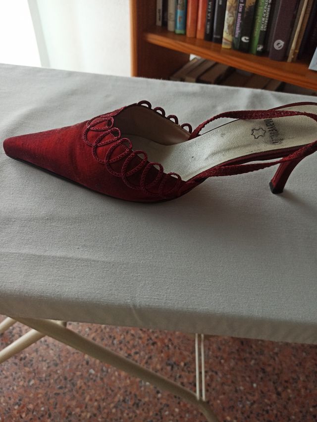 Zapatos de tacón dorados vintage talla 39