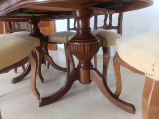 Mesa de comedor ovalada extensible con 6 sillas