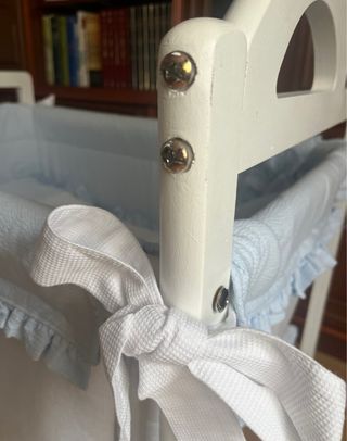 Minicuna clásica madera blanca