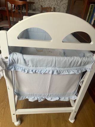 Minicuna clásica madera blanca