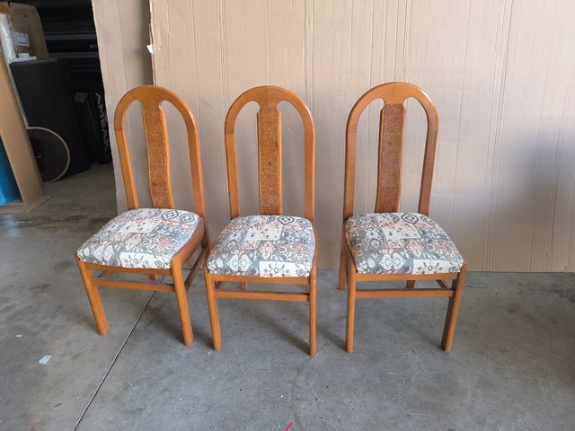 Juego de 3 sillas de comedor antiguas