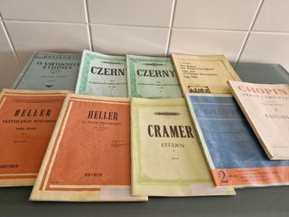 Lote de libros de la carrera de Piano