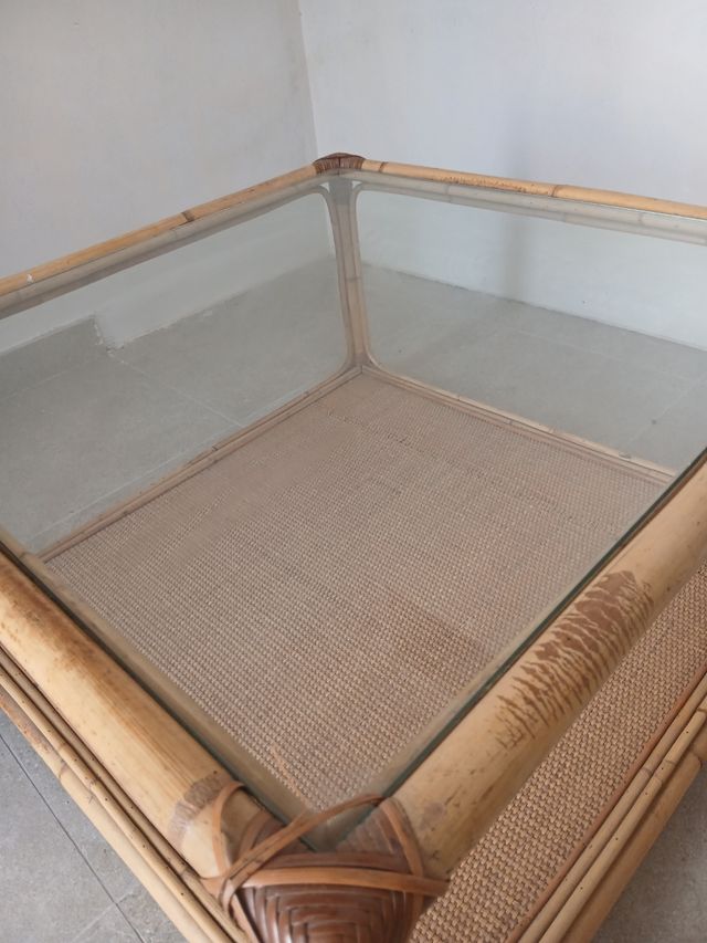 Mesita auxiliar bambú y cristal