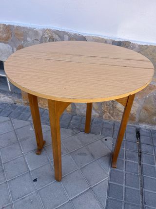 Mesa redonda de madera plegable 