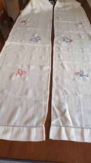 Pannelli tenda con farfalle ricamate