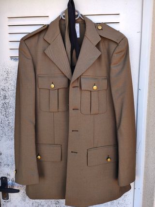 Traje militar Ejército de Tierra verde oliva