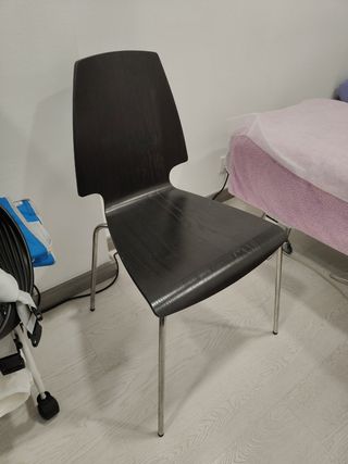 Silla de madera y metal