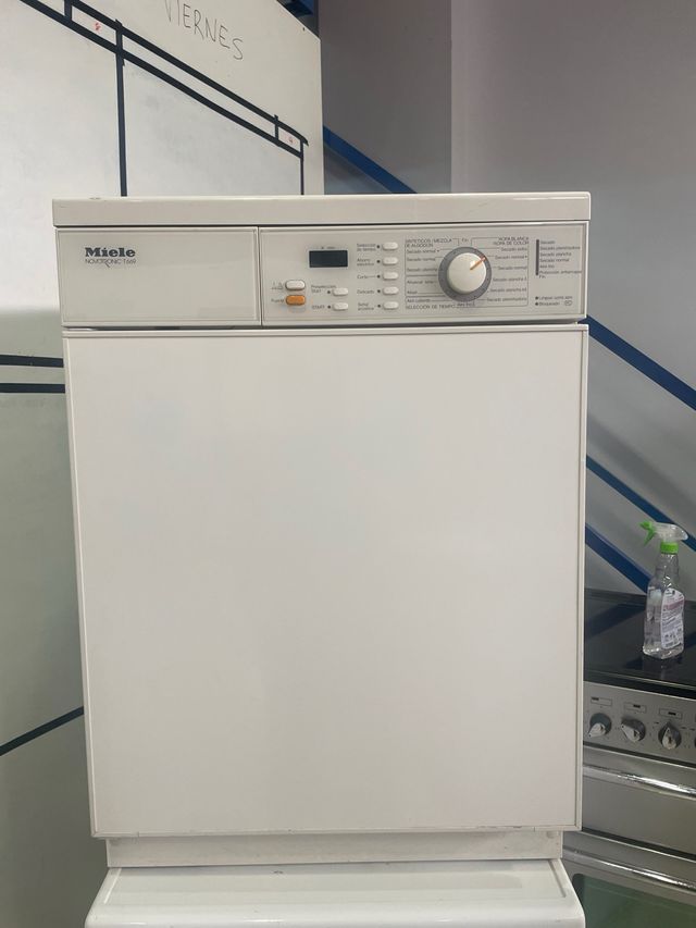 Secadora Miele Novotronic 1689