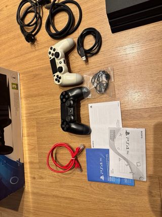 PS4 Pro 1TB | 2 mandos | Caja original