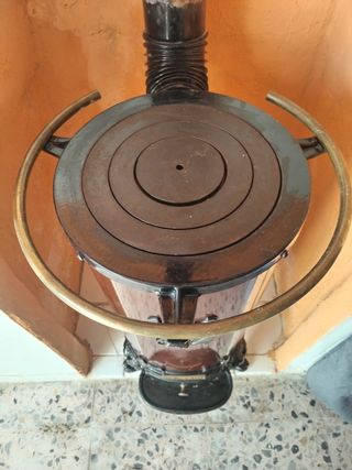 Estufa de leña/carbón Hergon antigua más 5 tubos