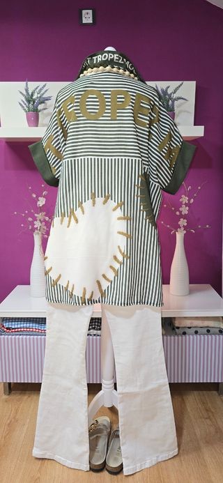 Camisa oversize verde y blanca