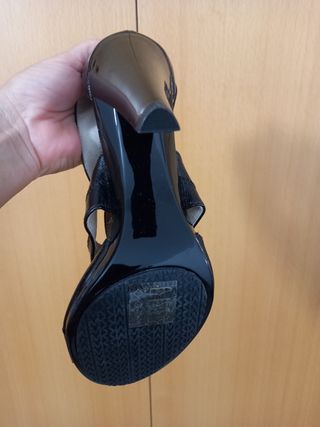 Sandalias Negras Tacón