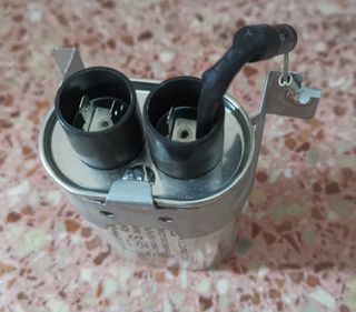 Capacitador Microondas SHARP R-242(BK)W